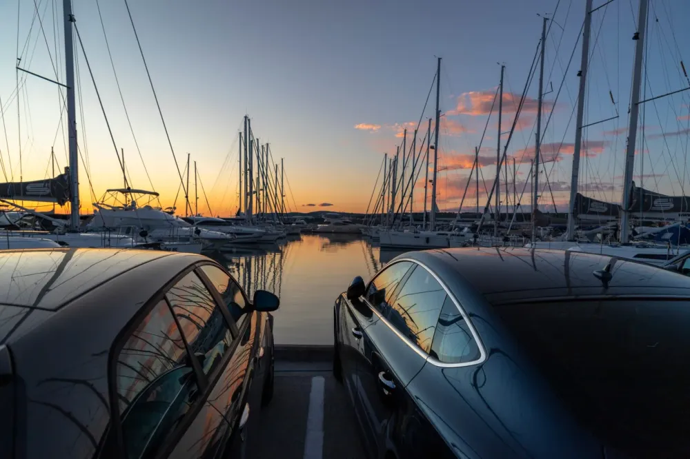 Mise à disposition de véhicule pour yacht privé à Gassin